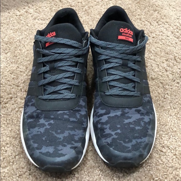 Size 11 adidas cloud foam - Picture 2 of 4